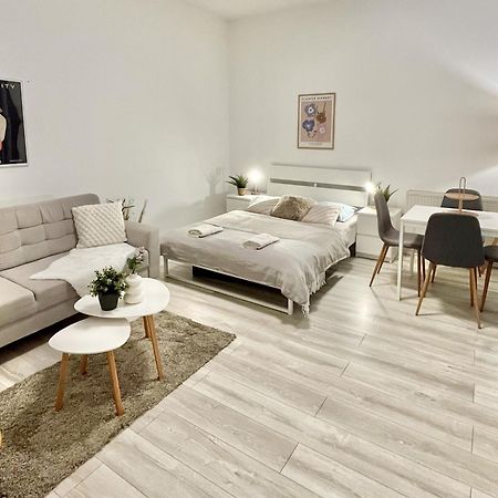 Apartment Robin - Old Town Bratislava Dış mekan fotoğraf