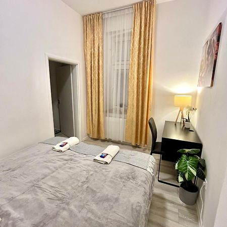 Apartment Robin - Old Town Bratislava Dış mekan fotoğraf