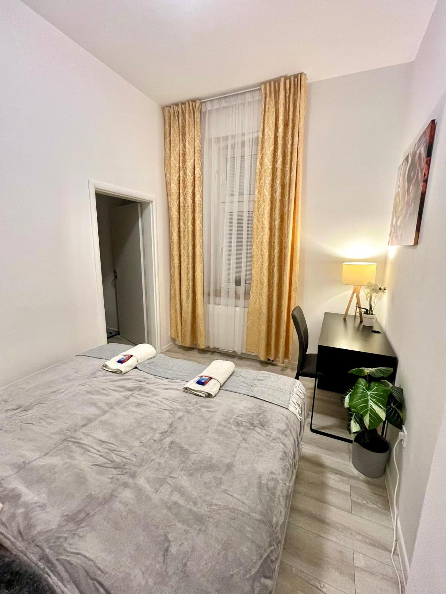 Apartment Robin - Old Town Bratislava Dış mekan fotoğraf